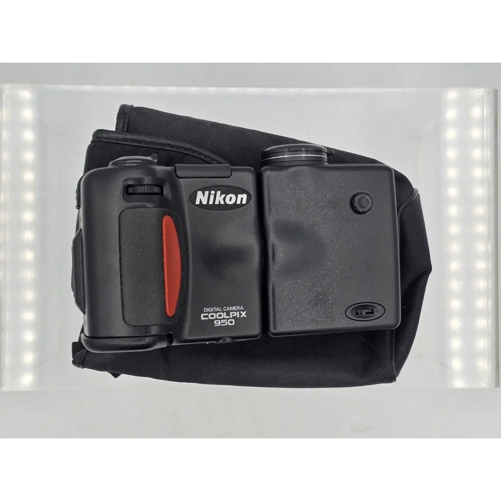 Nikon Coolpix 950 Digital Camera -‎ FOR PARTS NO POWER - Battery Corrosion
